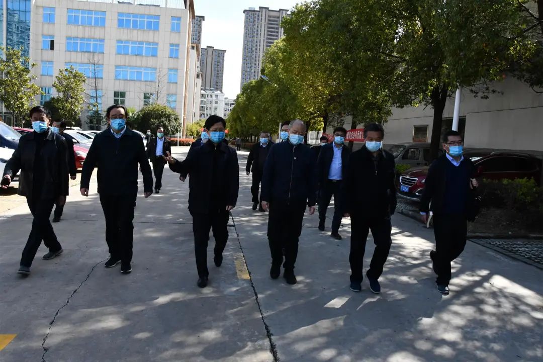 中央指導(dǎo)組到金耀集團(tuán)湖北天藥現(xiàn)場(chǎng)調(diào)研復(fù)工復(fù)產(chǎn)工作